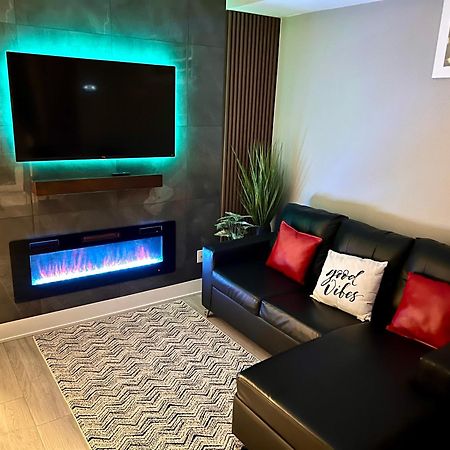 Niagara Getaway Across Fallsview Экстерьер фото