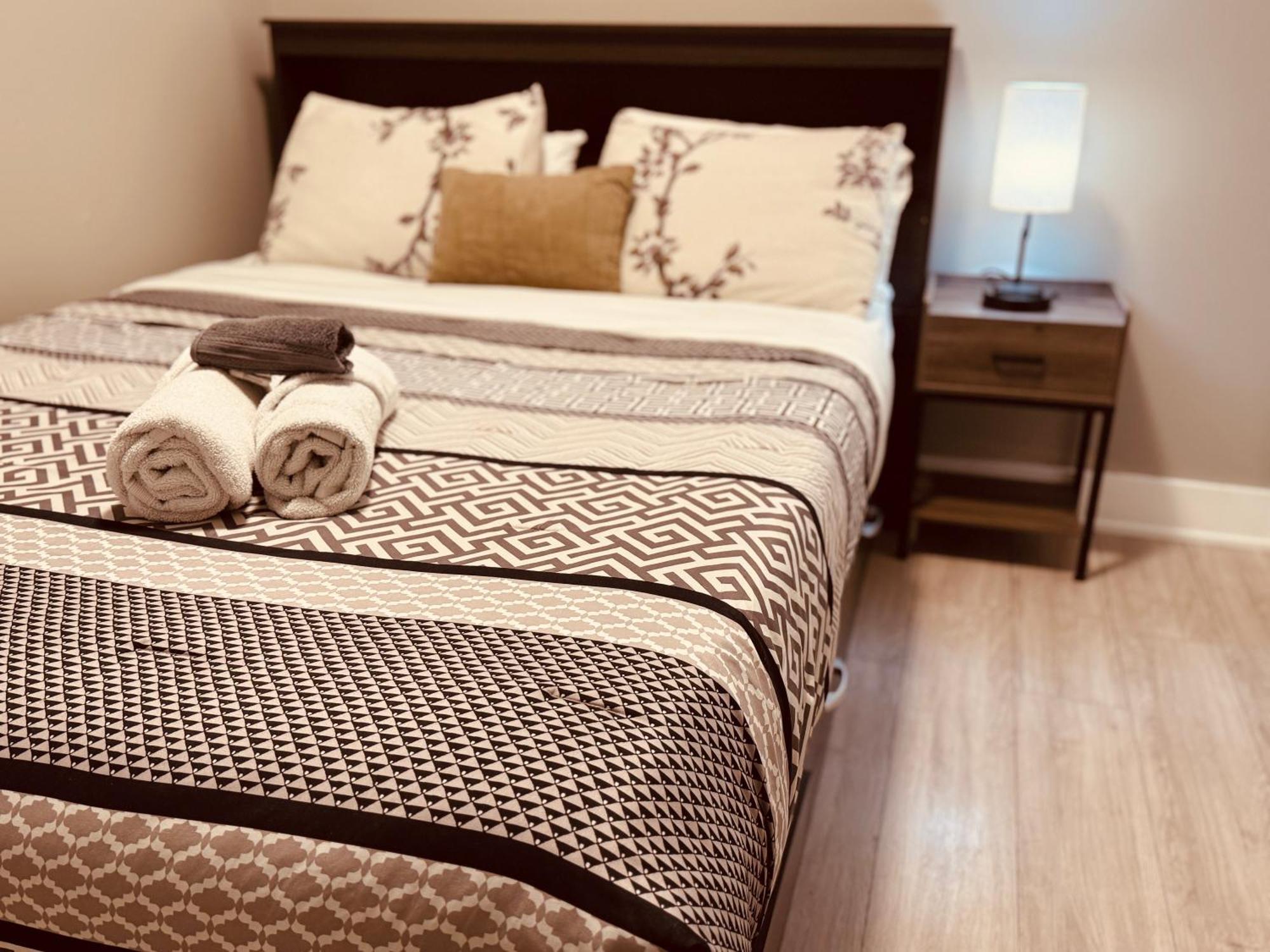 Niagara Getaway Across Fallsview Экстерьер фото